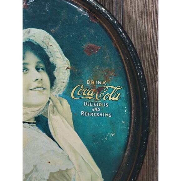 Vintage Coca-Cola Oval Tray, Betty Girl 1972 Reproduction, Primitive & Rusty - Picture 3 of 6